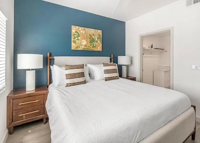 Landing Incredible 2Bd Pool Gym Phoenix