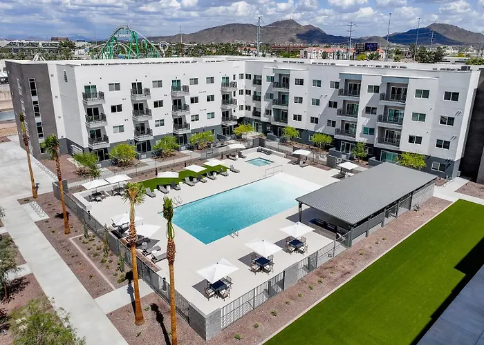 Landing Incredible 2Bd Pool Gym Apartment Phoenix