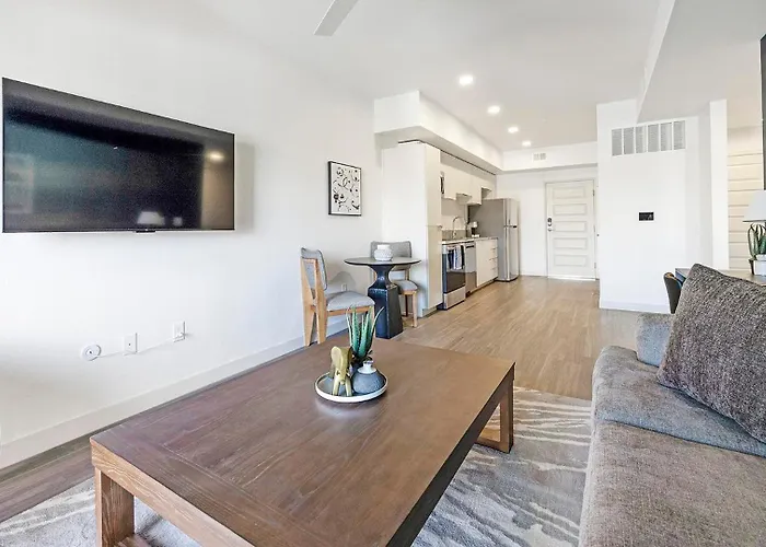 Landing Incredible 2Bd Pool Gym